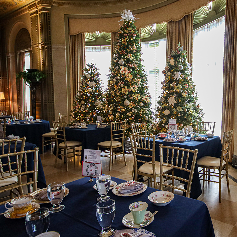 hawley-crescent-holiday-trees-and-beautiful-decor-for-corporate-event