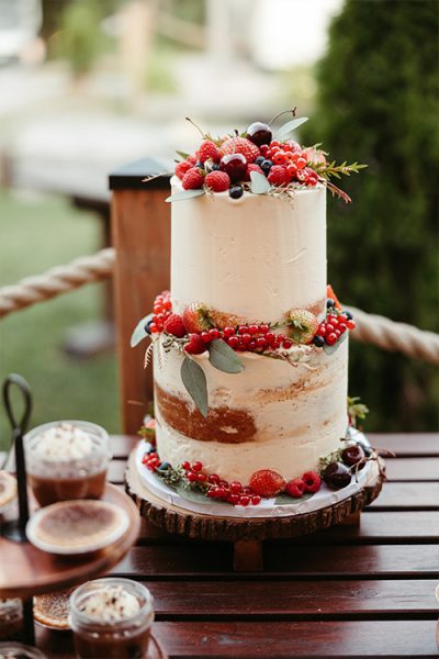 two-tier-cake-with-fresh-berries